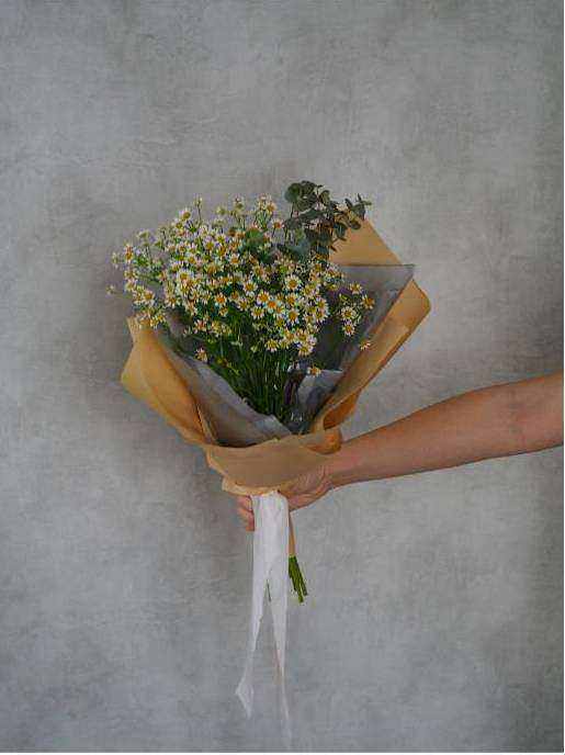 Hand-tied bouquet hero